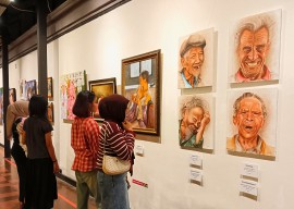 Siswa SMKN 12 Surabaya Unjuk Karya Lukis di Balai Pemuda
