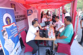 Warga Antusias Kunjungi Pelayanan Kumham Bergerak dan Berdampak di CFD Bungkul