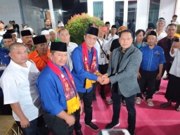 Santoso dan KH Samsul Umam Daftar ke KPU Tulungagung, Paslon Ketiga