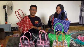 Usaha Tas Jali Pasutri Asal Ponorogo Sukses, jadi Lapangan Kerja Puluhan Warga