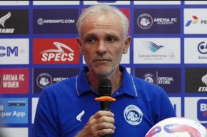 Arema Ditumbangkan Borneo FC, Joel Cornelli Berdalih Kurang Beruntung