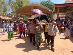 Pria Bangkalan Ditemukan Tewas di Teras Rumah dengan Leher Terluka
