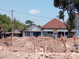 Warga Keluhkan Debu Pembangunan Mess Pegawai KPPN di Jember