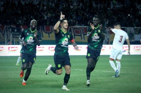 FOTO: Persebaya Surabaya Kalahkan Persik Kediri dalam Team Launching Game 