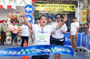 Jadi Peserta Surabaya QRIS Run 2024, Pj Gubernur Jatim Adhy Kampanye Cashless