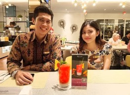 Mencicipi Minuman Sangsaka Serenade, Sajian Swiss Belinn Juanda Sambut HUT RI
