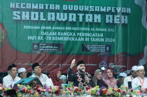 Sambut HUT ke-79 RI, Duduksampeyan Gelar Selawatan Bersama Habib Ahmad