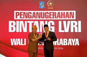 Wali Kota Eri Cahyadi Terima Penghargaan Tertinggi Bintang Legiun Veteran RI