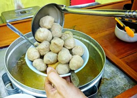 Viral Bakso Porong Sidoarjo, Pembeli Ambil Sepuasnya Harga Hanya Rp15 Ribu