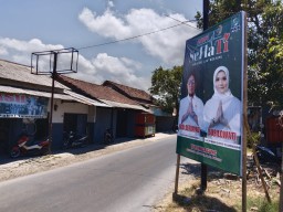 Logo Pemkab Tercatut di Baliho Bapaslon, Ini Kata Bawaslu Tulungagung