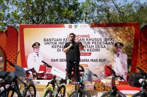 Mas Dhito Beri BKK Rp150 Juta Per Desa untuk Pemerataan Pembangunan Kediri