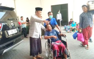 Cabup Sampang Slamet Junaidi Kunjungi RSUD Mih Zyn, Pasien Minta BPJS Gratis