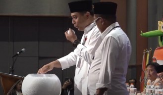 Undian Nomor Urut Pilwali Surabaya, Eri - Armuji Grogi Lawan Kotak Kosong