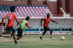 Persebaya Pede Patahkan Rekor Persita Belum Terkalahkan