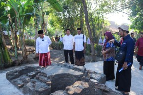 Wisata Sejarah, Tim Pemenangan Pilkada Sidoajo, Rumah Warga Retak