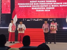 2 Paslon Bupati Jember Beradu Visi Misi Raih Simpati Masyarakat