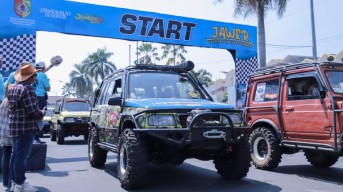 Ratusan Jeep di Jember Susuri Wisata yang Indah dan Memesona