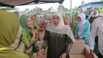 Khofifah Resmikan Graha NU di Blitar, Minta Restu Maju Pilgub Jatim