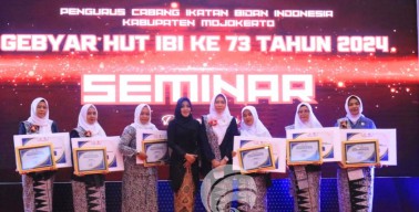 Bidan Disebut Garda Depan Layanan Kesehatan Publik, Ini Pesan Bupati Mojokerto