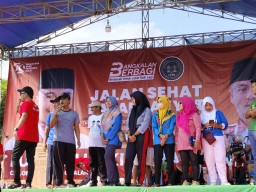 Paslon Bangkalan ManFaat Gelar Jalan Sehat bersama Ribuan Warga
