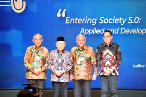 Dampingi Wapres Buka iConASET 2024, Pj Gubernur Jatim: Cetak SDM Unggul lewat PT