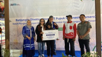 Pupuk Indonesia Beri Phonska Plus dan ZA Plus ke Desa Karangpatihan Ponorogo