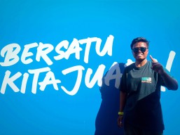 Atlet Selancar Angin Jatim Hoiriyah Penuhi Target Emas di PON XXI 2024