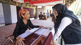 Mbah Siami, Sang Pelestari Tenun Tradisional Banyuwangi