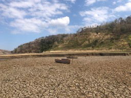 Air Waduk Bendo Ponorogo Makin Menyusut, Wisata Kapal Sewaan Berhenti Beroperasi