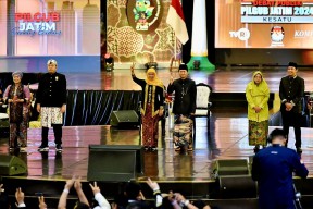 Kohesi Sosial Lemah: Khofifah Klaim Baik, Luluk Beber Realita, Risma Fokus Ini
