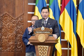 Menteri AHY Lulus Program Doktor di Unair Surabaya dengan Predikat Cumlaude