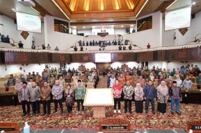 DPRD Jatim Teken Pakta Integritas Anti-Korupsi di Depan KPK