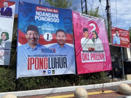 KPU Ponorogo Mulai Pasang APK Pilkada di Beberapa Titik Strategis