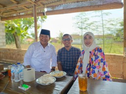 Disuguhi Ikan Asap, Cabup Jember Diminta Perhatikan Pelaku UMKM