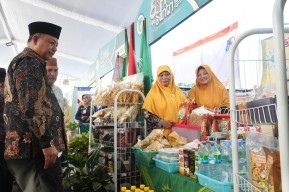 Pemkab Kediri Bersama PCNU Gelar Bazar UMKM di Hari Santri Nasional