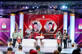 Debat Pilkada Lamongan: Yes - Dirham Curi Perhatian Netizen, Paslon 1 Grogi