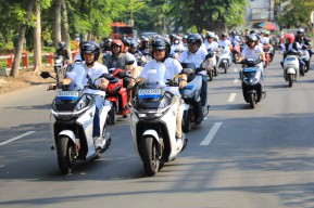 Konvoi Motor Listrik, Pemprov Jatim Siap Wujudkan Net Zero Emmissions di 2060