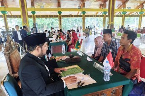 131 Pasangan Nikah Massal jelang Hari Jadi Bangkalan