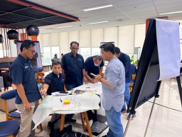 Kinerja Terminal Teluk Lamong Meningkat dengan Pegawai Operasional Handal