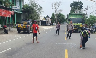 Pengendara Motor Mio di Bojonegoro Tewas Tabrak Bokong Truk Tronton