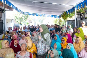 Reses Pertama Ning Ais di Surabaya, Disambati Biaya Pendidikan SMA Mahal