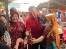 Cagub Jatim Risma di Ponorogo Disambati Jaminan Kesehatan Lansia