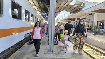 Nonton Kolosal Gandrung Sewu di Banyuwangi Tanpa Macet, Naik Kereta Api