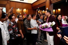 Menteri AHY Jalani Ujian Terbuka Doktoral di Unair Surabaya