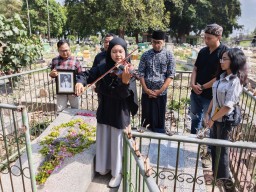 Sarekat Nisan Ziarahi Makam Guru Musik WR Supratman di Tulungagung