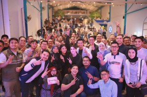 Khofifah - Emil Dukung Visi Indonesia Emas 2045, Siapkan Panggung Generasi Muda