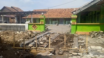 Penutupan Akses Jalan Masuk Sekolah oleh Takmir Masjid di Jember Tuai Polemik
