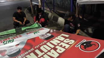 Alasan PDIP Jember Turunkan Sendiri APK Hendy - Gus Firjaun