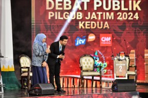 Debat Pilkada Jatim: Pengangguran Lulusan SMK Tinggi, Khofifah - Emil Siapkan Solusi