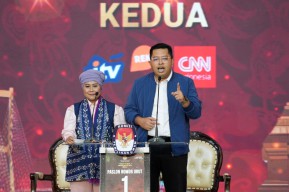Debat Pilkada Jatim: Luluk Sebut 2 Juta Rumah Tangga Belum Punya Jamban Layak